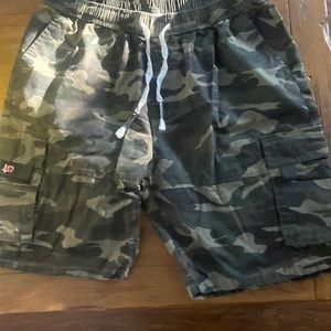 Camo cargo shorts NWOT